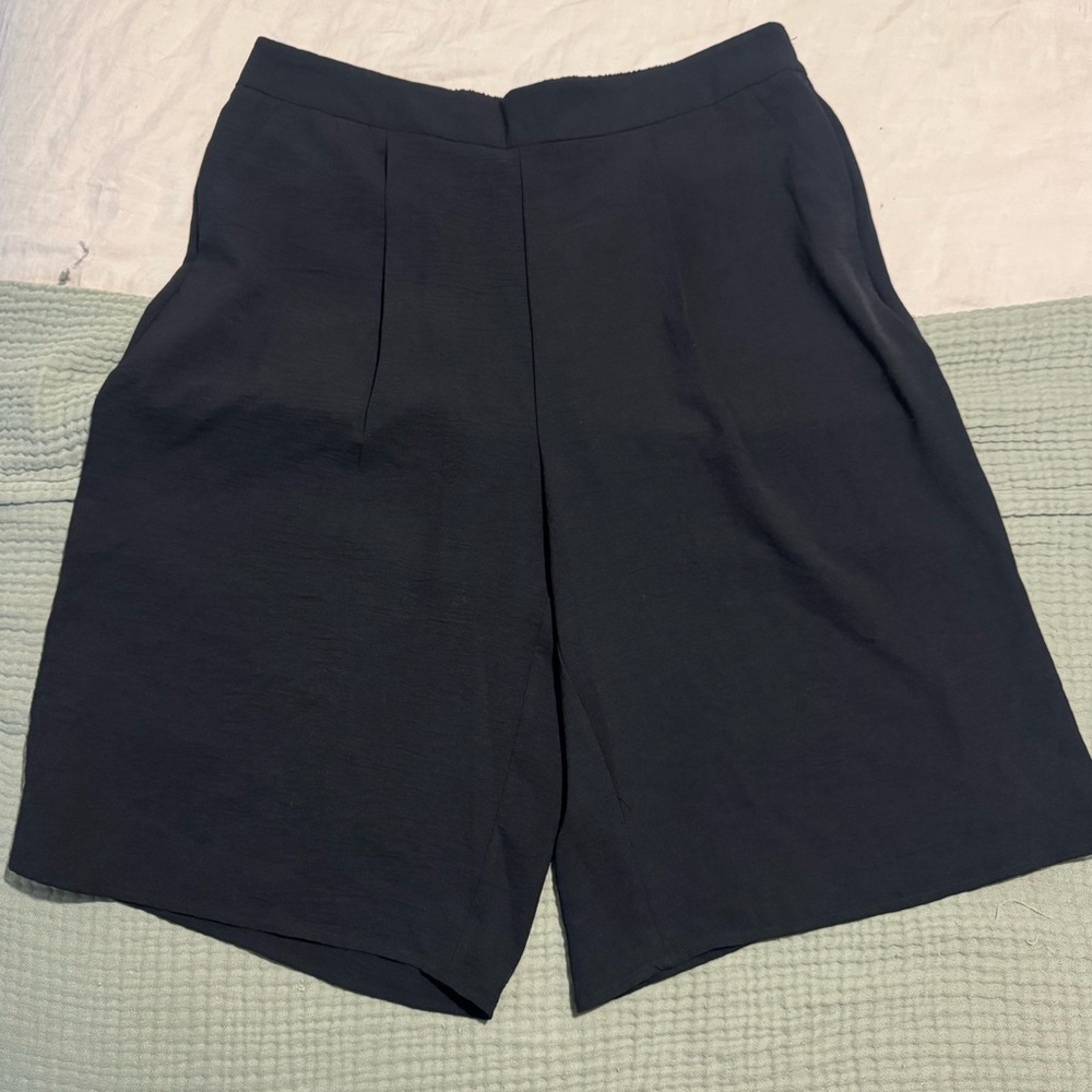 PRIMARK long pleated shorts - Large